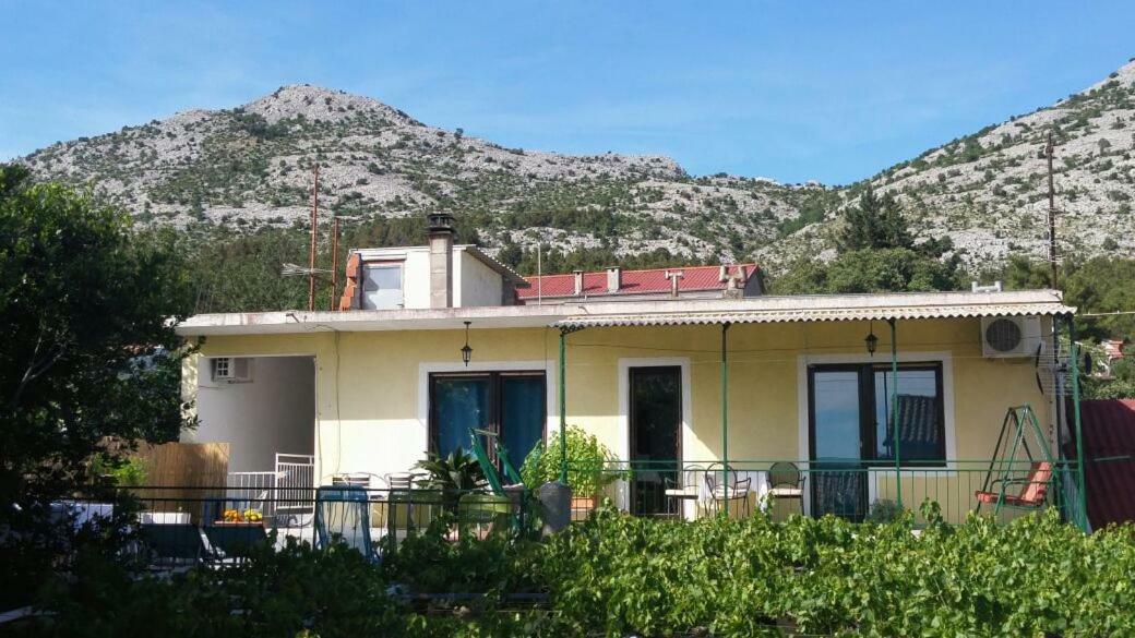 Apartments Viktorija Starigrad Paklenica Exterior foto