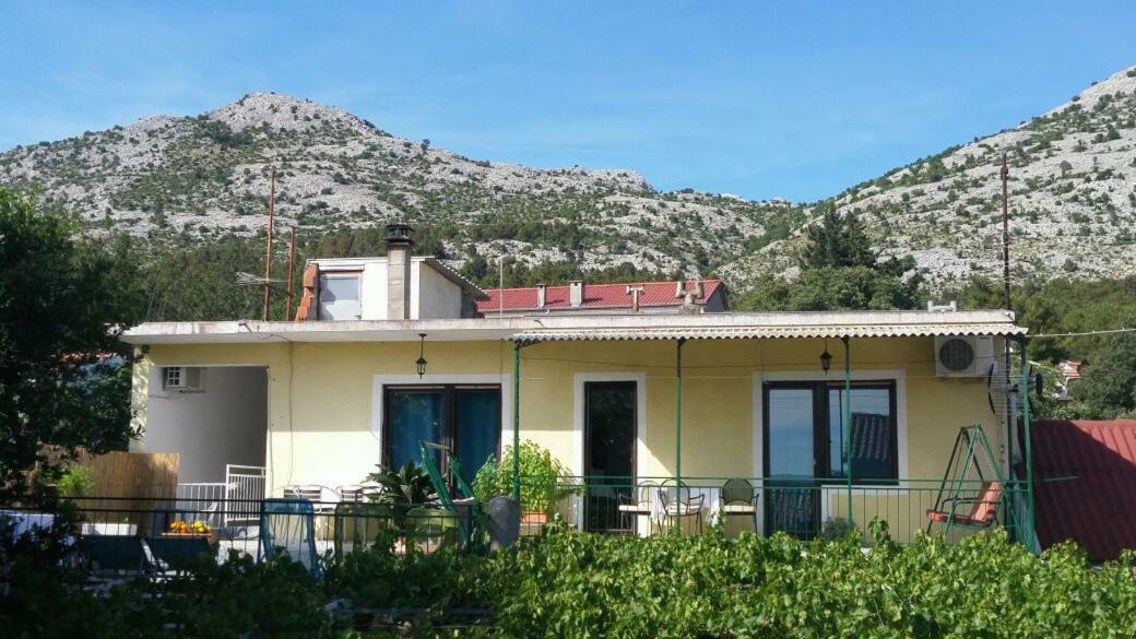Apartments Viktorija Starigrad Paklenica Exterior foto